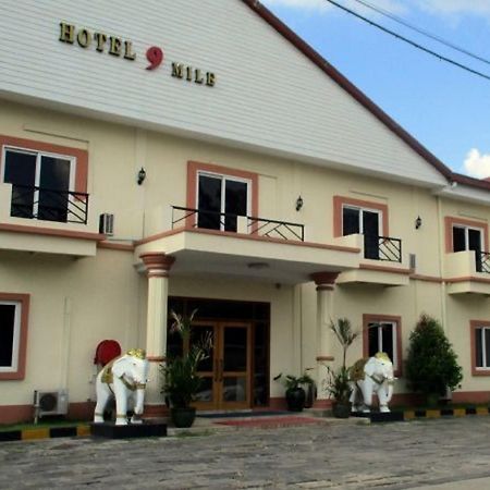 Hotel 9 Mile Rangoon Eksteriør billede