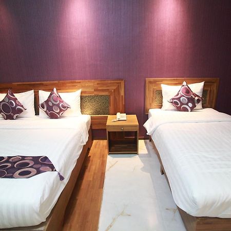Hotel 9 Mile Rangoon Eksteriør billede