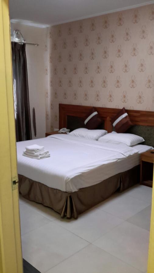 Hotel 9 Mile Rangoon Eksteriør billede