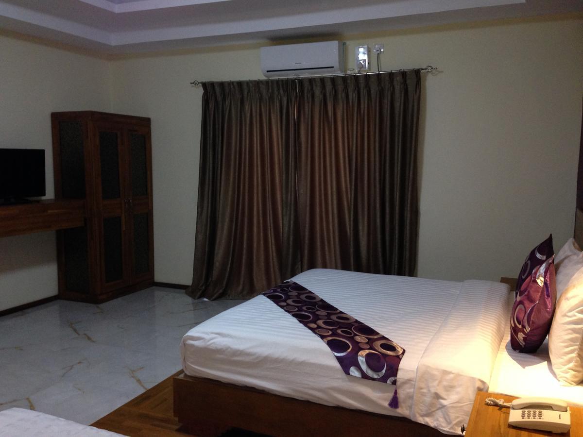 Hotel 9 Mile Rangoon Eksteriør billede