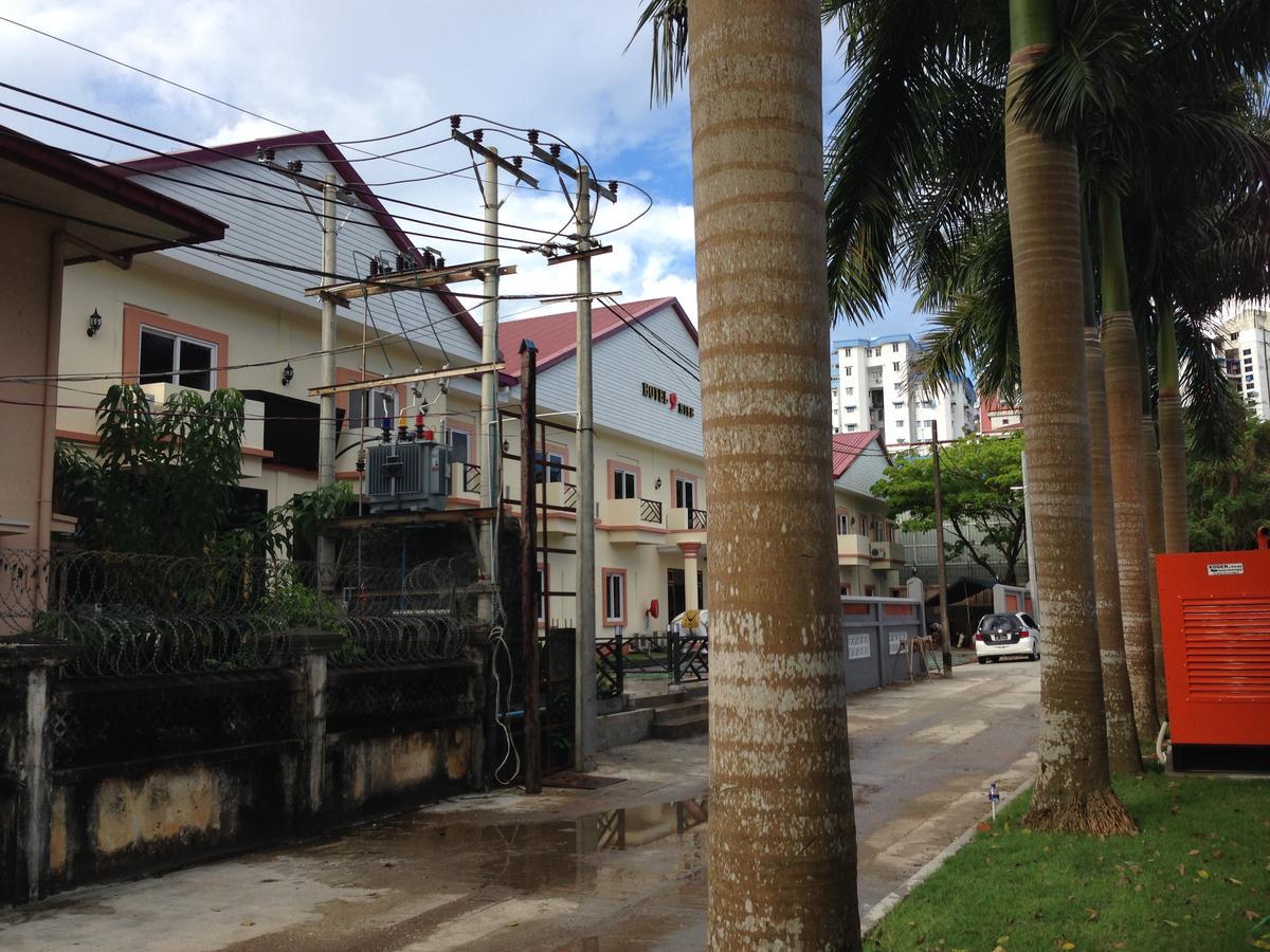 Hotel 9 Mile Rangoon Eksteriør billede