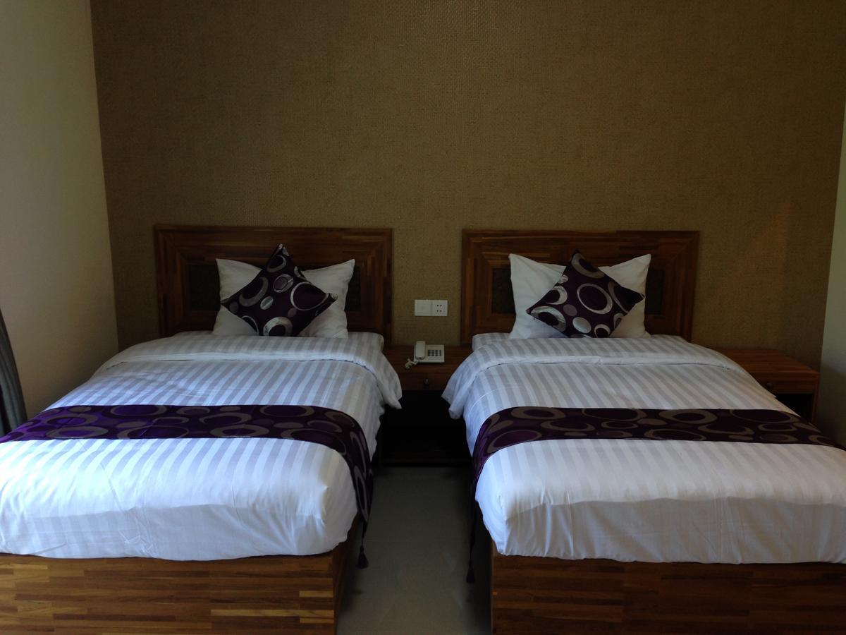 Hotel 9 Mile Rangoon Eksteriør billede